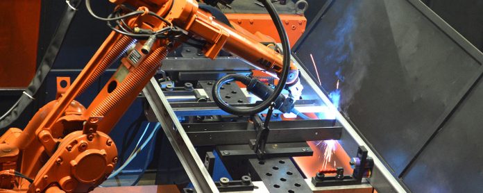 what are the differences between manual welding and robotic welding tools 11