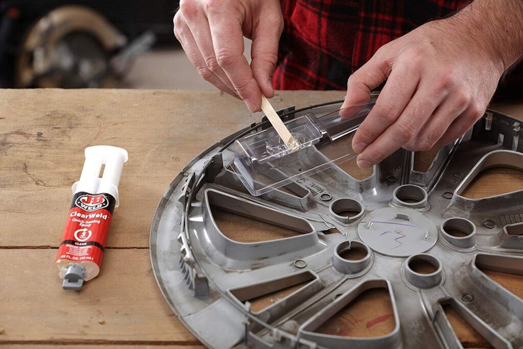 J-B Weld 50112 6 Pack 0.85 oz. ClearWeld Syringe Quick Setting Epoxy, Clear J-B Weld 50112 6 Pack 0.85 oz. ClearWeld Syringe Quick Setting Epoxy, Clear